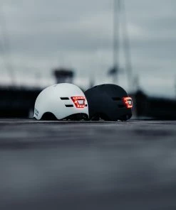 Hecto+ Vision M. Indbygget Lys Sort - Cykelhjelm 7 Hecto+ Vision M. Indbygget Lys Sort - Cykelhjelm -Billig MIPS Cykelhjelme butik hecto vision m indbygget lys sort cykelhjelm 2 scaled